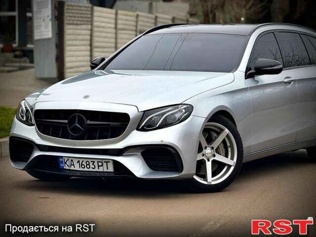 Серый Мерседес Е-Класс, объемом двигателя 2 л и пробегом 180 тыс. км за 25000 $, фото 1 на Automoto.ua