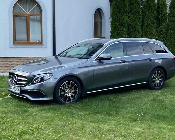 Серый Мерседес Е-Класс, объемом двигателя 2 л и пробегом 110 тыс. км за 28900 $, фото 1 на Automoto.ua