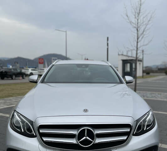 Серый Мерседес Е-Класс, объемом двигателя 2 л и пробегом 223 тыс. км за 20499 $, фото 1 на Automoto.ua