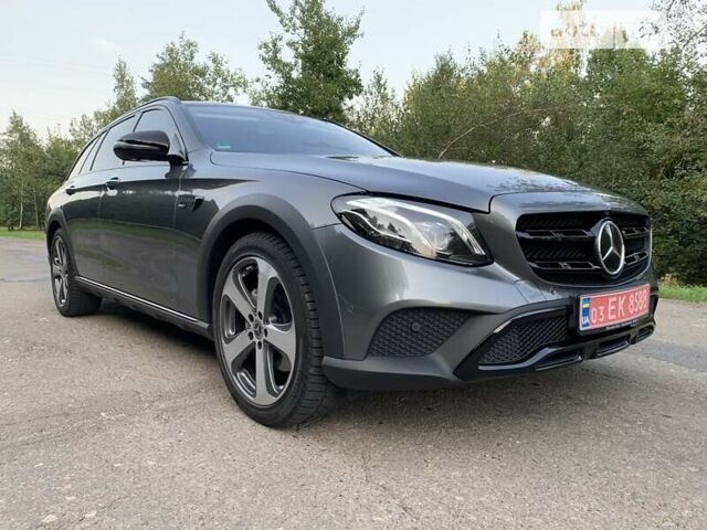 Серый Мерседес Е-Класс, объемом двигателя 2 л и пробегом 140 тыс. км за 35000 $, фото 1 на Automoto.ua