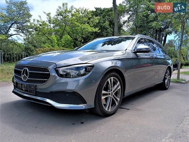 Серый Мерседес Е-Класс, объемом двигателя 1.95 л и пробегом 255 тыс. км за 28800 $, фото 1 на Automoto.ua