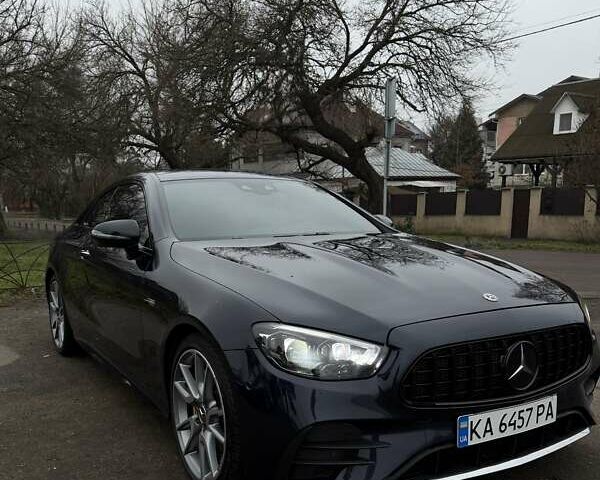 Синій Мерседес Е-Клас, об'ємом двигуна 3 л та пробігом 65 тис. км за 60000 $, фото 1 на Automoto.ua