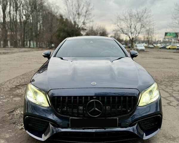 Синій Мерседес Е-Клас, об'ємом двигуна 3 л та пробігом 106 тис. км за 38000 $, фото 1 на Automoto.ua