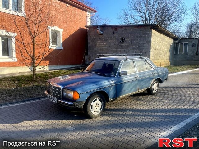 Синий Мерседес Е-Класс, объемом двигателя 20 л и пробегом 380 тыс. км за 1300 $, фото 1 на Automoto.ua