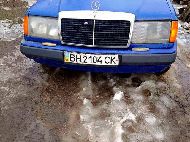 Синий Мерседес Е-Класс, объемом двигателя 2 л и пробегом 350 тыс. км за 1100 $, фото 1 на Automoto.ua