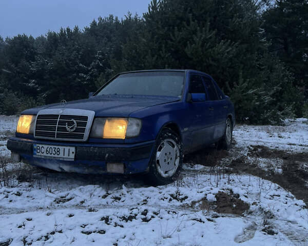 Синий Мерседес Е-Класс, объемом двигателя 2.5 л и пробегом 100 тыс. км за 1100 $, фото 1 на Automoto.ua