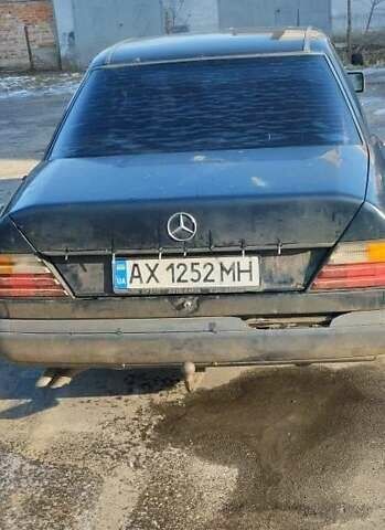 Синій Мерседес Е-Клас, об'ємом двигуна 2 л та пробігом 400 тис. км за 3500 $, фото 1 на Automoto.ua