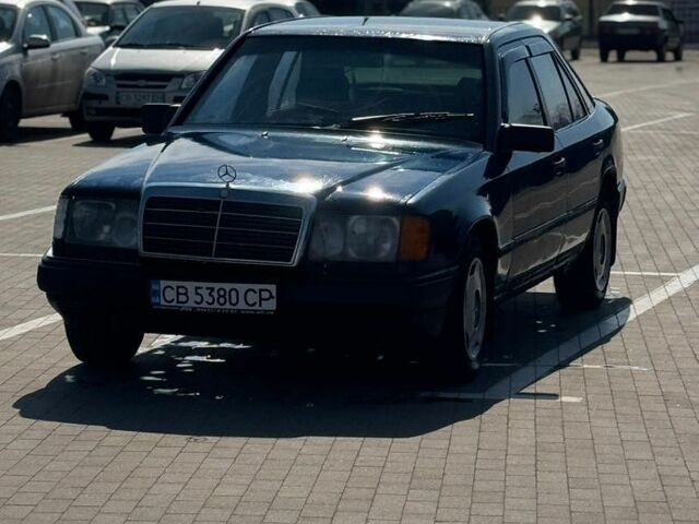 Синій Мерседес Е-Клас, об'ємом двигуна 2 л та пробігом 400 тис. км за 1600 $, фото 1 на Automoto.ua