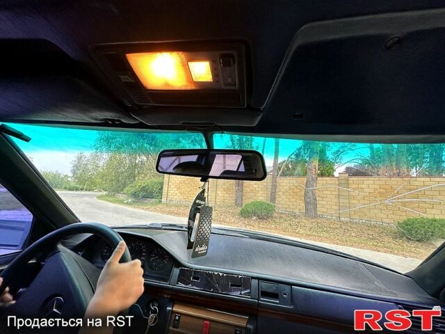 Синий Мерседес Е-Класс, объемом двигателя 2.3 л и пробегом 246 тыс. км за 3800 $, фото 1 на Automoto.ua