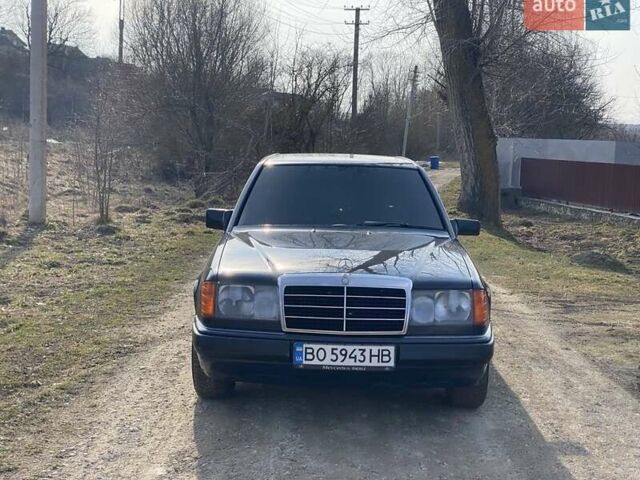 Синій Мерседес Е-Клас, об'ємом двигуна 2 л та пробігом 438 тис. км за 2700 $, фото 1 на Automoto.ua