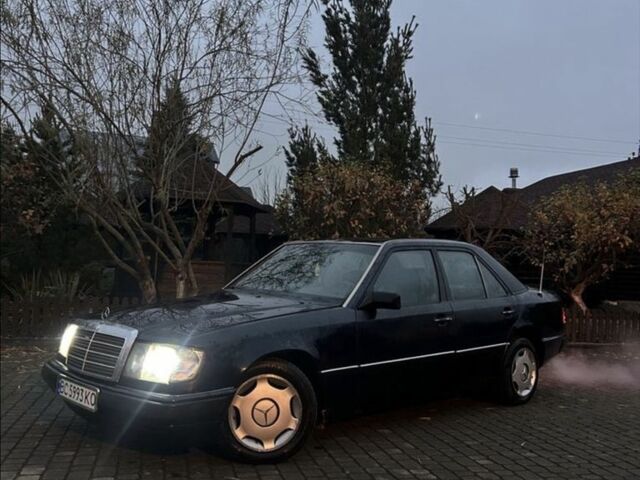 Синій Мерседес Е-Клас, об'ємом двигуна 2.3 л та пробігом 300 тис. км за 2150 $, фото 1 на Automoto.ua