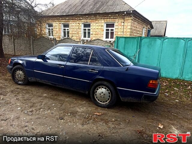 Синий Мерседес Е-Класс, объемом двигателя 23 л и пробегом 0 тыс. км за 2500 $, фото 1 на Automoto.ua