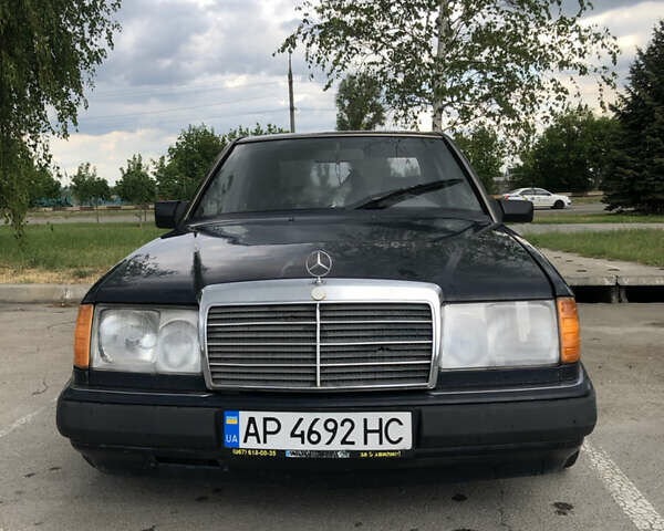 Синій Мерседес Е-Клас, об'ємом двигуна 2.3 л та пробігом 416 тис. км за 1800 $, фото 1 на Automoto.ua