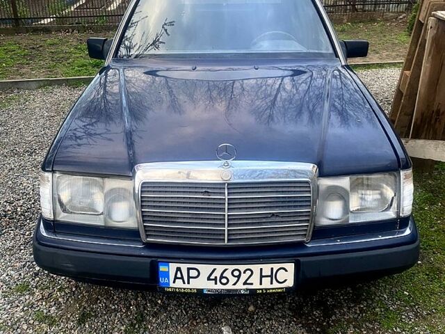 Синий Мерседес Е-Класс, объемом двигателя 2.3 л и пробегом 0 тыс. км за 1500 $, фото 1 на Automoto.ua