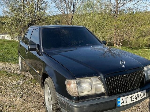 Синий Мерседес Е-Класс, объемом двигателя 2.2 л и пробегом 300 тыс. км за 1500 $, фото 1 на Automoto.ua