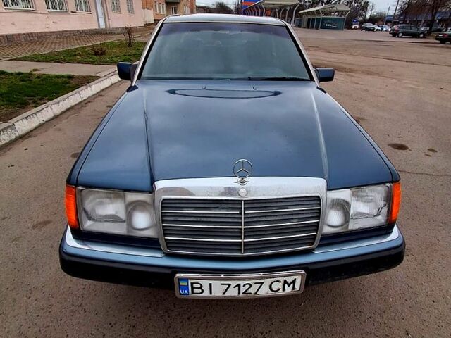 Синий Мерседес Е-Класс, объемом двигателя 2 л и пробегом 0 тыс. км за 2600 $, фото 1 на Automoto.ua