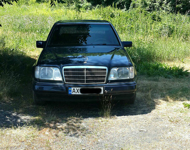 Синій Мерседес Е-Клас, об'ємом двигуна 2.2 л та пробігом 400 тис. км за 3000 $, фото 1 на Automoto.ua