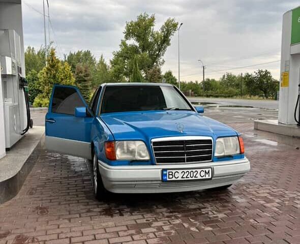 Синий Мерседес Е-Класс, объемом двигателя 0 л и пробегом 300 тыс. км за 2100 $, фото 1 на Automoto.ua
