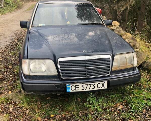 Синий Мерседес Е-Класс, объемом двигателя 2.2 л и пробегом 497 тыс. км за 1100 $, фото 1 на Automoto.ua