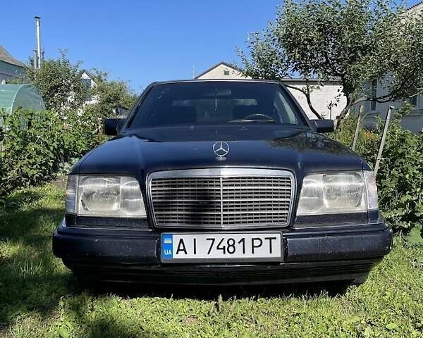 Синий Мерседес Е-Класс, объемом двигателя 2.2 л и пробегом 358 тыс. км за 2200 $, фото 1 на Automoto.ua