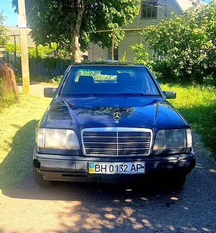 Синій Мерседес Е-Клас, об'ємом двигуна 2 л та пробігом 0 тис. км за 1900 $, фото 1 на Automoto.ua