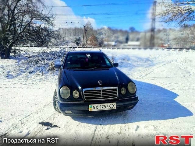 Синій Мерседес Е-Клас, об'ємом двигуна 3.2 л та пробігом 0 тис. км за 2000 $, фото 1 на Automoto.ua