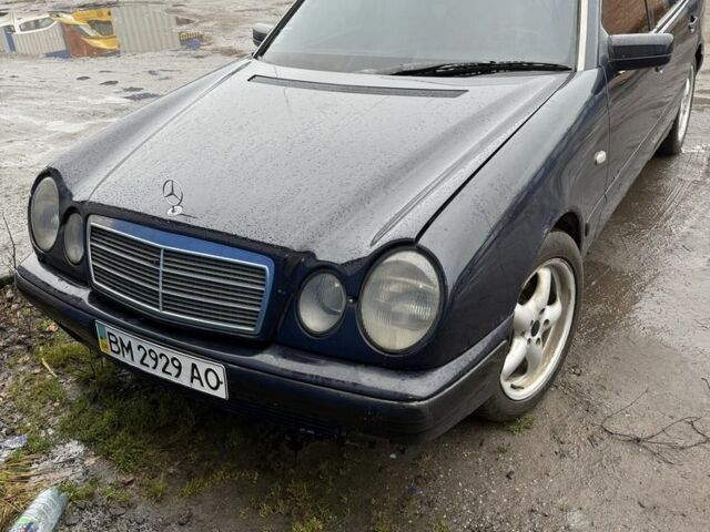 Синий Мерседес Е-Класс, объемом двигателя 2.2 л и пробегом 461 тыс. км за 2200 $, фото 1 на Automoto.ua