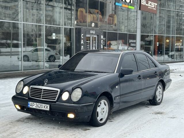 Синий Мерседес Е-Класс, объемом двигателя 0 л и пробегом 300 тыс. км за 2100 $, фото 1 на Automoto.ua