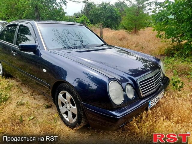 Синий Мерседес Е-Класс, объемом двигателя 2 л и пробегом 0 тыс. км за 3500 $, фото 1 на Automoto.ua