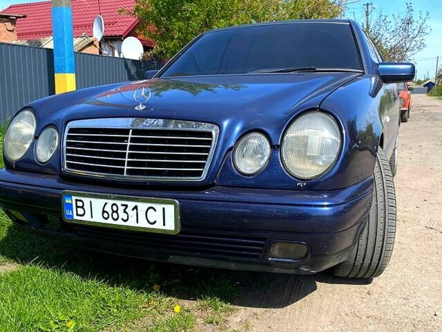 Синий Мерседес Е-Класс, объемом двигателя 2 л и пробегом 0 тыс. км за 2900 $, фото 1 на Automoto.ua