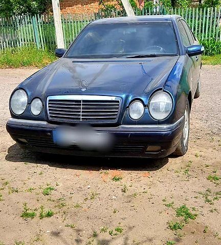 Синій Мерседес Е-Клас, об'ємом двигуна 2.2 л та пробігом 0 тис. км за 1700 $, фото 1 на Automoto.ua
