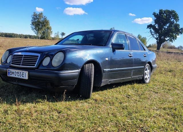 Синій Мерседес Е-Клас, об'ємом двигуна 2 л та пробігом 520 тис. км за 3100 $, фото 1 на Automoto.ua