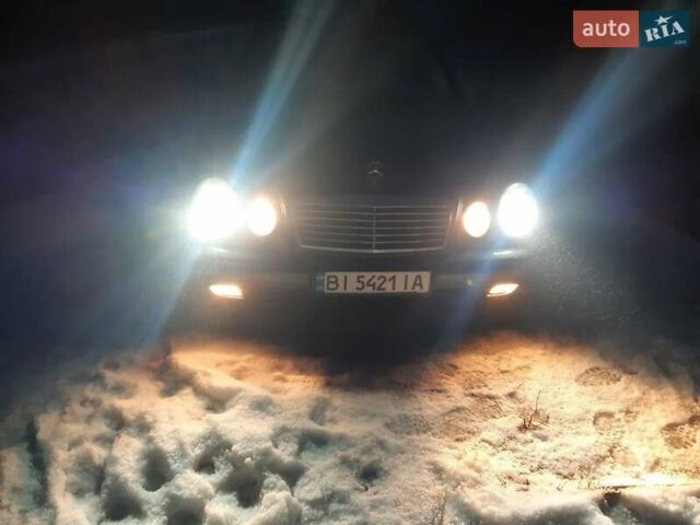 Синій Мерседес Е-Клас, об'ємом двигуна 4.2 л та пробігом 300 тис. км за 3800 $, фото 1 на Automoto.ua