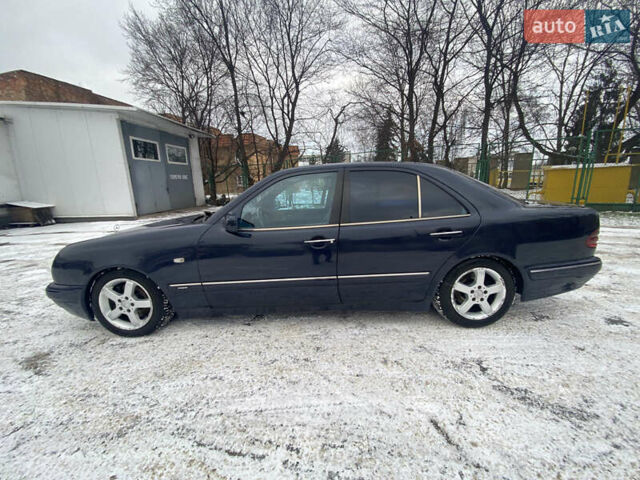 Синий Мерседес Е-Класс, объемом двигателя 2.8 л и пробегом 433 тыс. км за 4200 $, фото 1 на Automoto.ua
