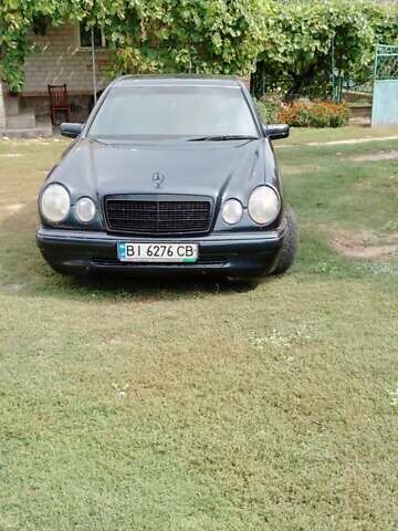 Синій Мерседес Е-Клас, об'ємом двигуна 3 л та пробігом 250 тис. км за 4500 $, фото 1 на Automoto.ua