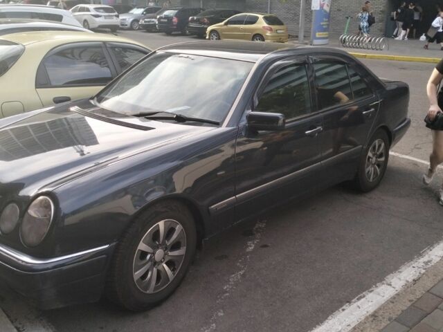 Синій Мерседес Е-Клас, об'ємом двигуна 2.2 л та пробігом 486 тис. км за 2900 $, фото 1 на Automoto.ua