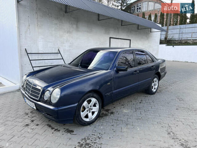 Синий Мерседес Е-Класс, объемом двигателя 2 л и пробегом 501 тыс. км за 2300 $, фото 1 на Automoto.ua