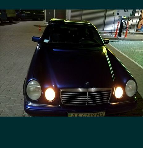 Синій Мерседес Е-Клас, об'ємом двигуна 2.8 л та пробігом 390 тис. км за 3300 $, фото 1 на Automoto.ua