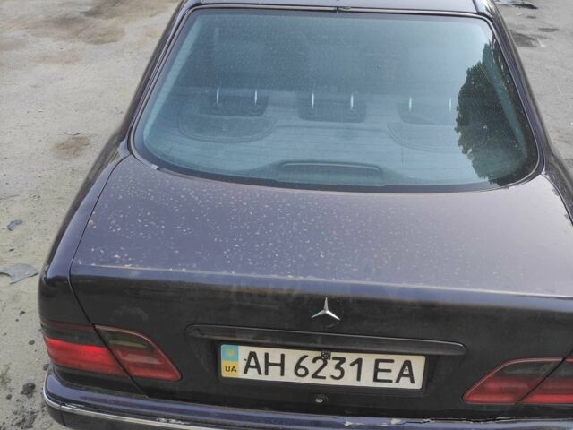 Синий Мерседес Е-Класс, объемом двигателя 2.7 л и пробегом 560 тыс. км за 2200 $, фото 1 на Automoto.ua