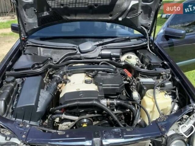 Синий Мерседес Е-Класс, объемом двигателя 2 л и пробегом 250 тыс. км за 1300 $, фото 1 на Automoto.ua