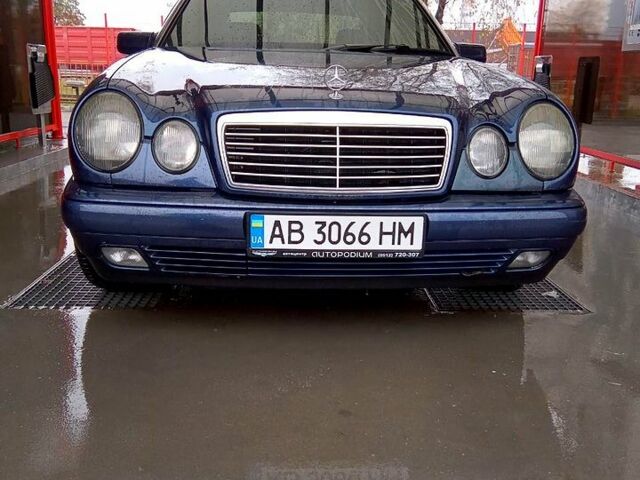 Синий Мерседес Е-Класс, объемом двигателя 2 л и пробегом 0 тыс. км за 3499 $, фото 1 на Automoto.ua