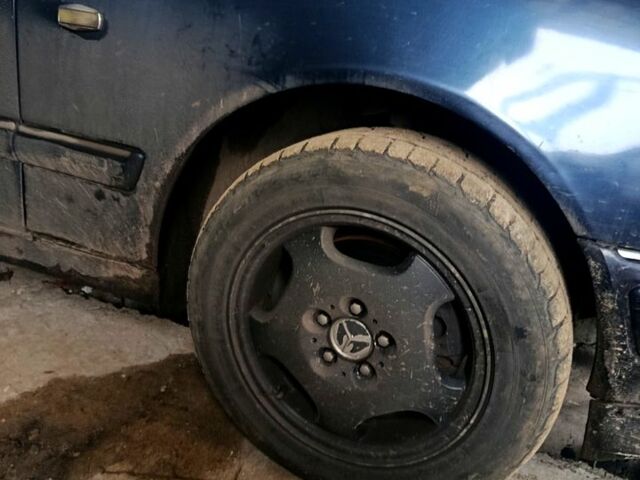 Синій Мерседес Е-Клас, об'ємом двигуна 3 л та пробігом 0 тис. км за 2500 $, фото 1 на Automoto.ua