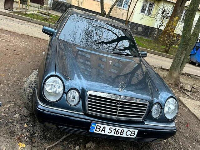 Синій Мерседес Е-Клас, об'ємом двигуна 2 л та пробігом 0 тис. км за 2450 $, фото 1 на Automoto.ua