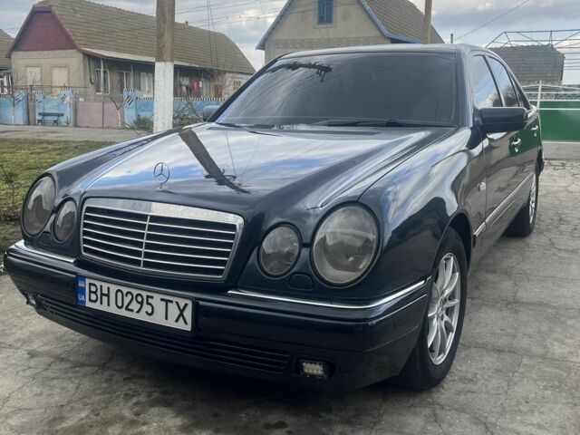 Синий Мерседес Е-Класс, объемом двигателя 3 л и пробегом 395 тыс. км за 4304 $, фото 1 на Automoto.ua