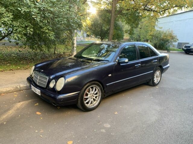 Мерседес Е-Класс 1998 в Одессе на Automoto.ua Синий Мерседес Е-Класс, объемом двигателя 2.8 л и пробегом 273 тыс. км за 2750 $, фото 1 на Automoto.ua