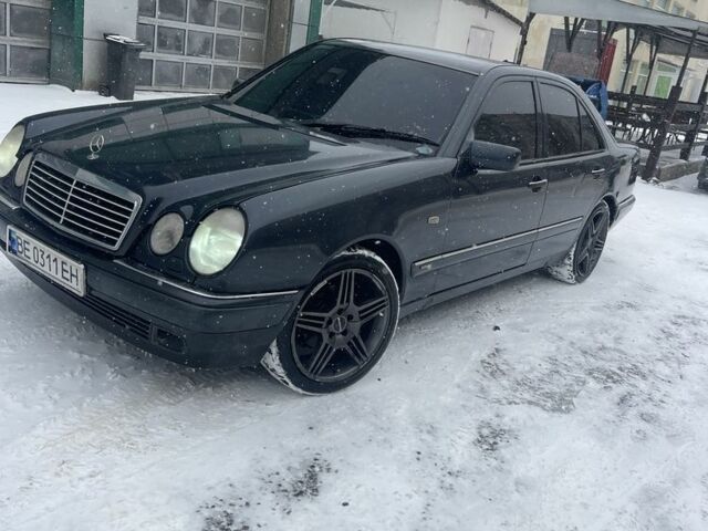 Синій Мерседес Е-Клас, об'ємом двигуна 2.9 л та пробігом 300 тис. км за 3300 $, фото 1 на Automoto.ua