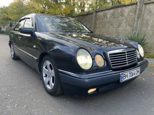 Мерседес Е-Класс 1998 в Овидиополе на Automoto.ua Синий Мерседес Е-Класс, объемом двигателя 2.4 л и пробегом 333 тыс. км за 3300 $, фото 1 на Automoto.ua