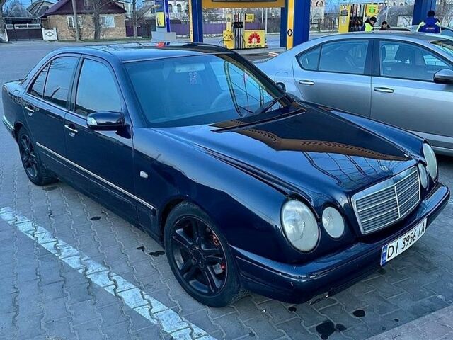 Синій Мерседес Е-Клас, об'ємом двигуна 2.8 л та пробігом 400 тис. км за 2500 $, фото 1 на Automoto.ua