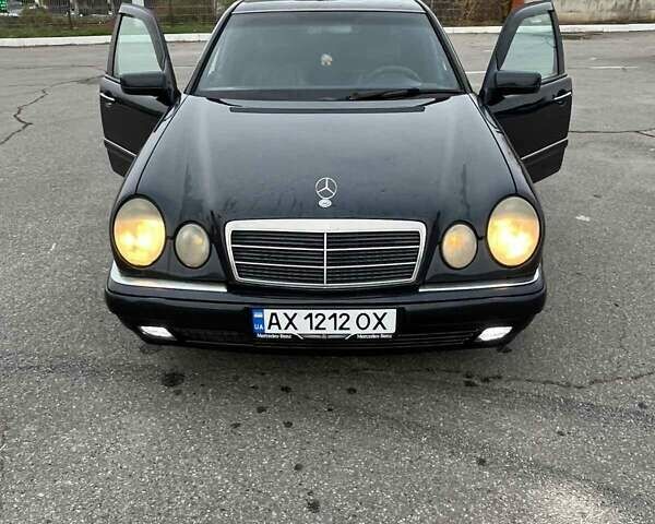 Мерседес Е-Класс 1998 в Харькове на Automoto.ua Синий Мерседес Е-Класс, объемом двигателя 2.5 л и пробегом 225 тыс. км за 3900 $, фото 1 на Automoto.ua