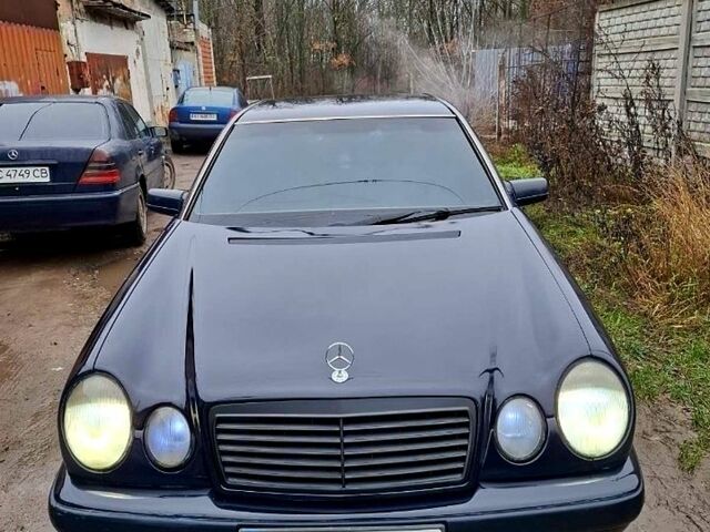 Синій Мерседес Е-Клас, об'ємом двигуна 2.4 л та пробігом 441 тис. км за 2750 $, фото 1 на Automoto.ua